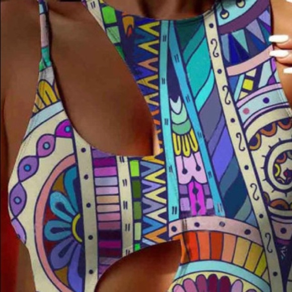 NWT Gorgeous brightly colored graphics. One piece - Picture 3 of 7